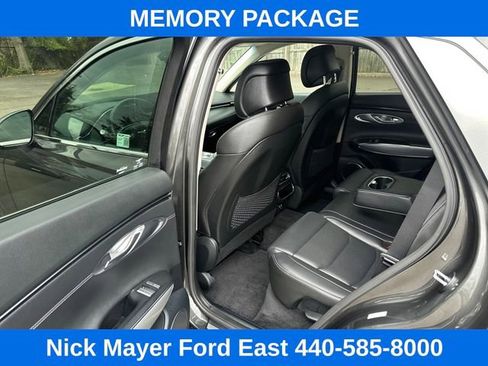 Used 2025 Genesis GV70 2.5T w/ Select Package AWD/4WD image 38