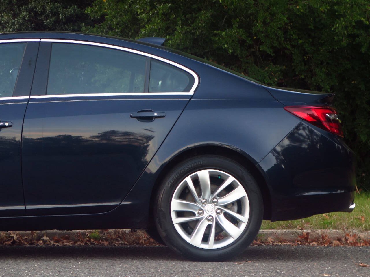 Used 2016 Buick Regal Premium w/ Driver Confidence Package #2 AWD/4WD image 24
