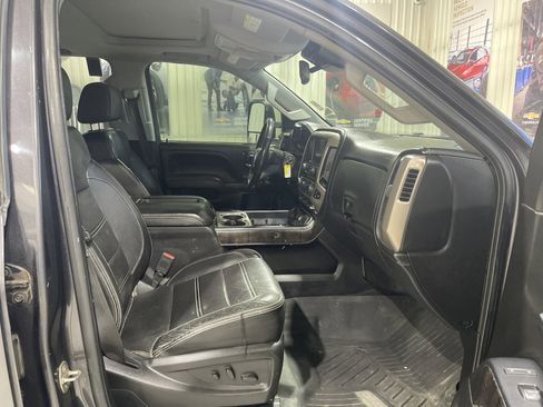 Used 2015 GMC Sierra 2500 Denali w/ Duramax Plus Package AWD/4WD image 6