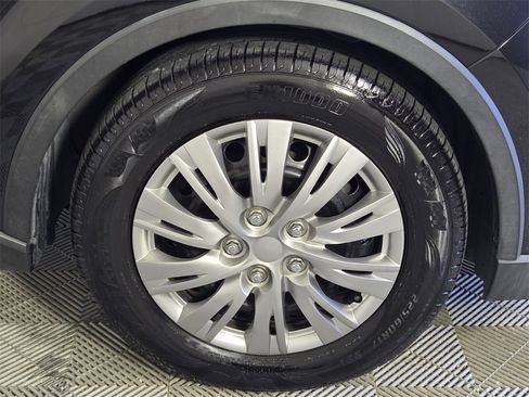 Used 2019 Toyota C-HR LE image 14