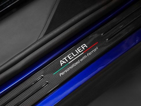 Used 2023 Ferrari SF90 Spider image 22