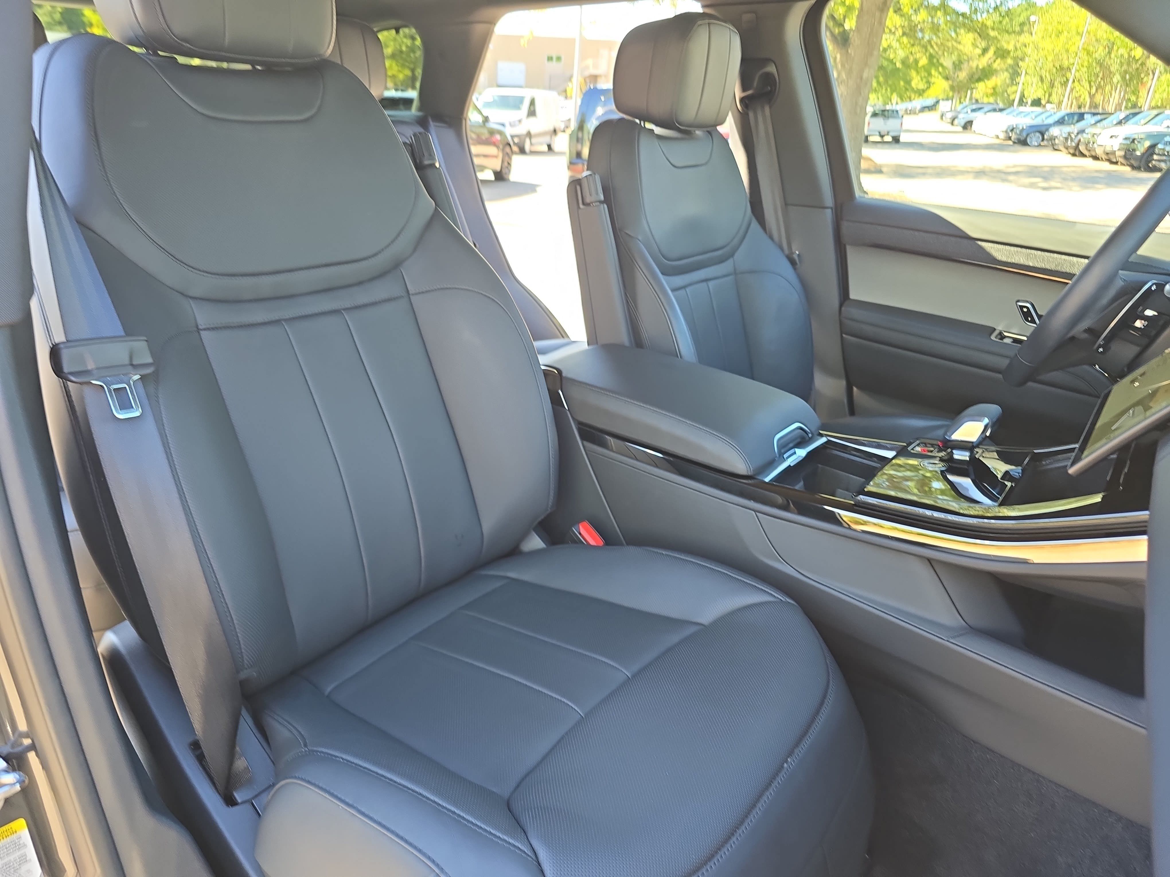 Certified 2025 Land Rover Range Rover Sport Dynamic SE AWD/4WD image 10
