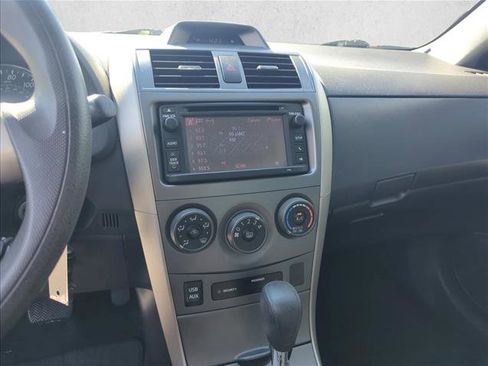 Used 2013 Toyota Corolla S image 9