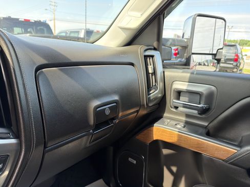 Used 2018 Chevrolet Silverado 1500 LTZ w/ Sport Package AWD/4WD image 24