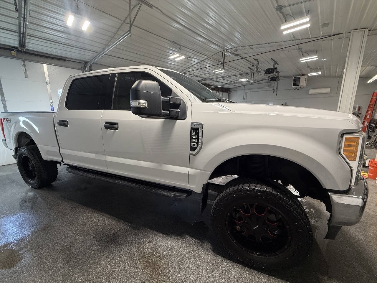 Used 2019 Ford F250 XLT w/ XLT Value Package AWD/4WD image 4