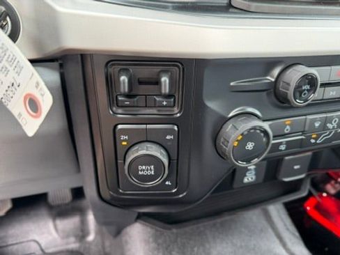 New 2025 Ford F550 4x4 Regular Cab Super Duty image 9