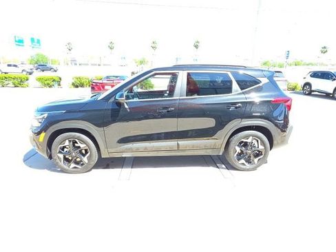 Used 2025 Kia Seltos S image 7