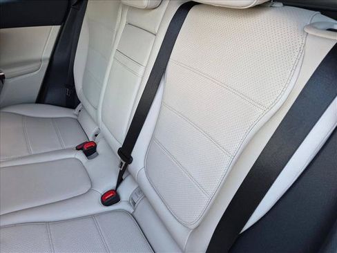 Used 2023 Mercedes-Benz GLC 300 image 15