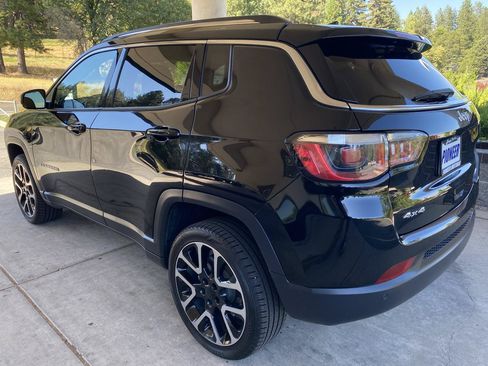 Used 2018 Jeep Compass Limited w/ Safe & Security Group AWD/4WD image 6