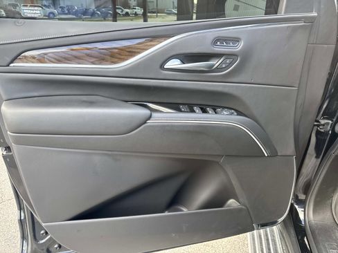 Used 2024 Cadillac Escalade Sport Platinum w/ LPO, ONYX Package image 19