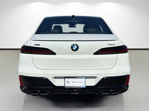 Used 2025 BMW 760i xDrive w/ Executive Package AWD/4WD image 4