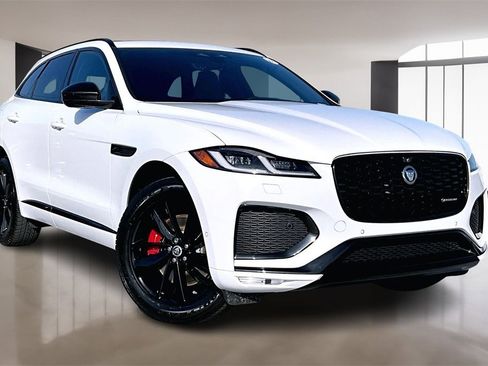 Used 2024 Jaguar F-PACE R-Dynamic S image 3