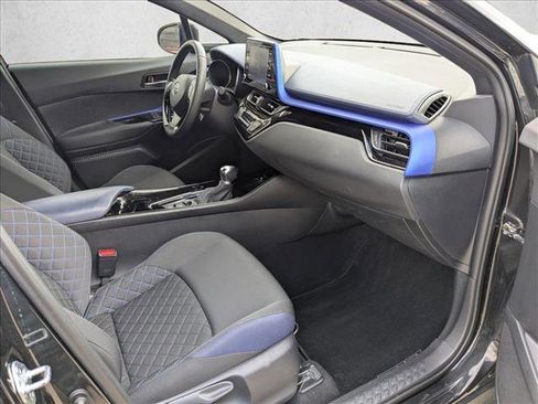 Used 2021 Toyota C-HR XLE image 19