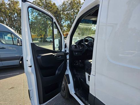 New 2026 Mercedes-Benz Sprinter 2500 image 18