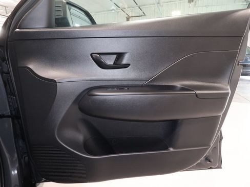 Used 2025 Hyundai Kona SEL FWD image 18