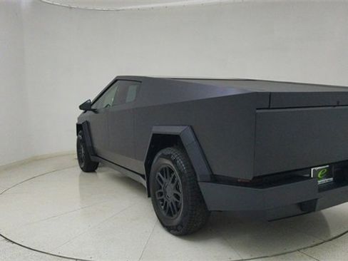 Used 2024 Tesla Cybertruck AWD Crew Cab image 64