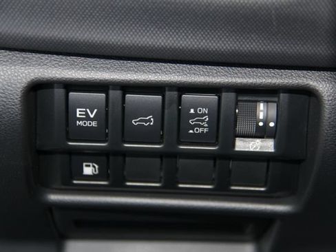 Used 2025 Subaru Forester Premium AWD/4WD image 33