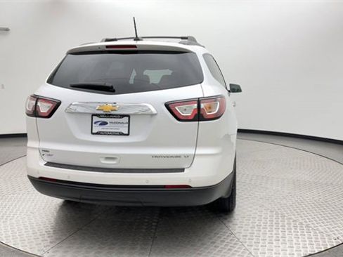 Used 2016 Chevrolet Traverse LT image 3