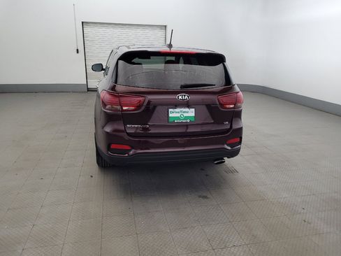 Used 2019 Kia Sorento AWD V6 image 6
