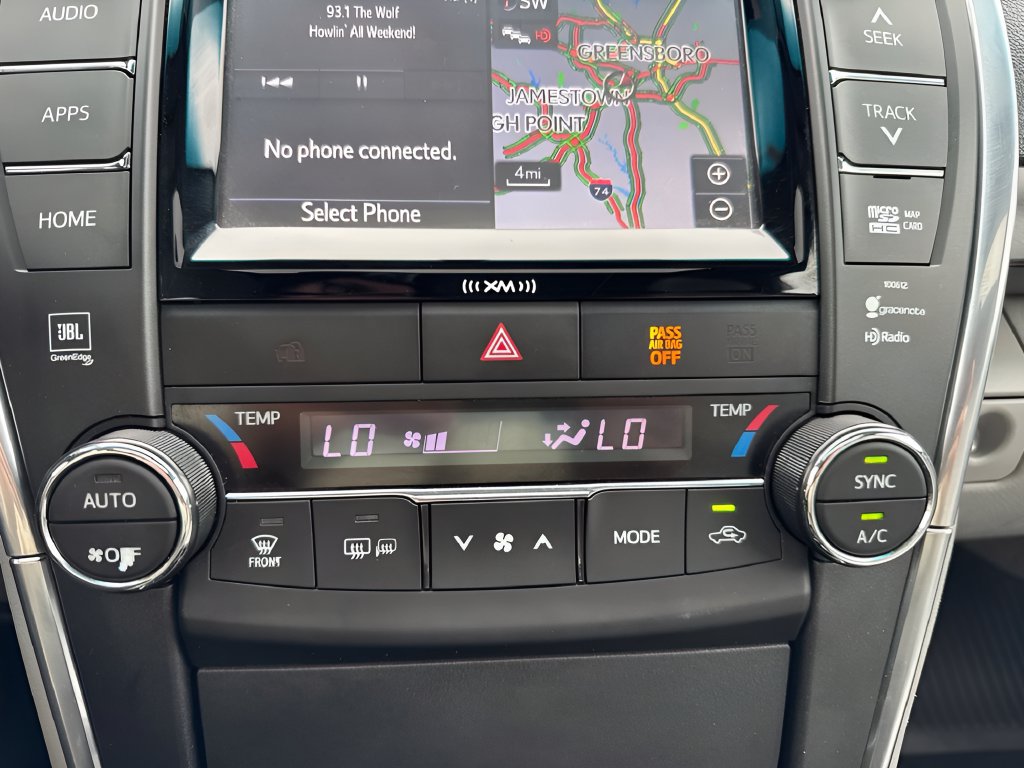 Used 2017 Toyota Camry XLE w/ Moonroof Package FWD image 21