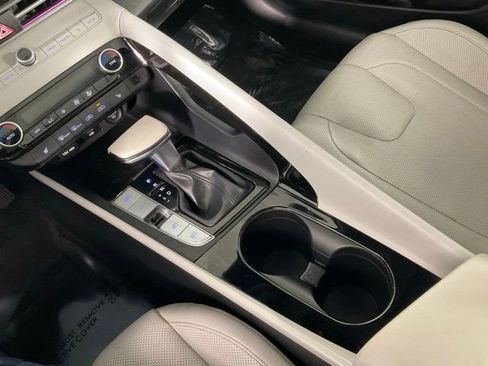 Used 2021 Hyundai Elantra Limited w/ Cargo Package image 17