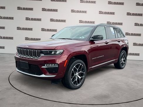 Used 2025 Jeep Grand Cherokee Summit AWD/4WD image 1