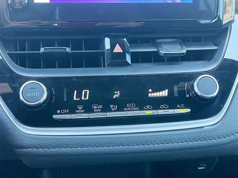 Used 2024 Toyota Corolla SE image 15