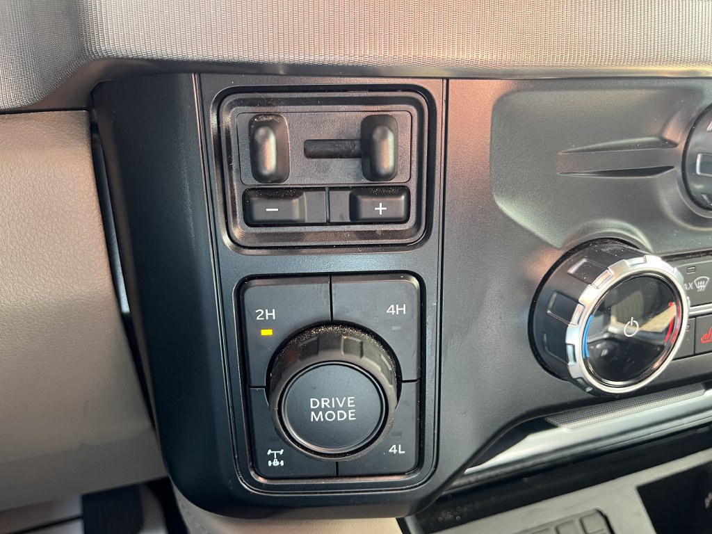 Used 2026 Ford F350 Platinum w/ Platinum Plus Package AWD/4WD image 30