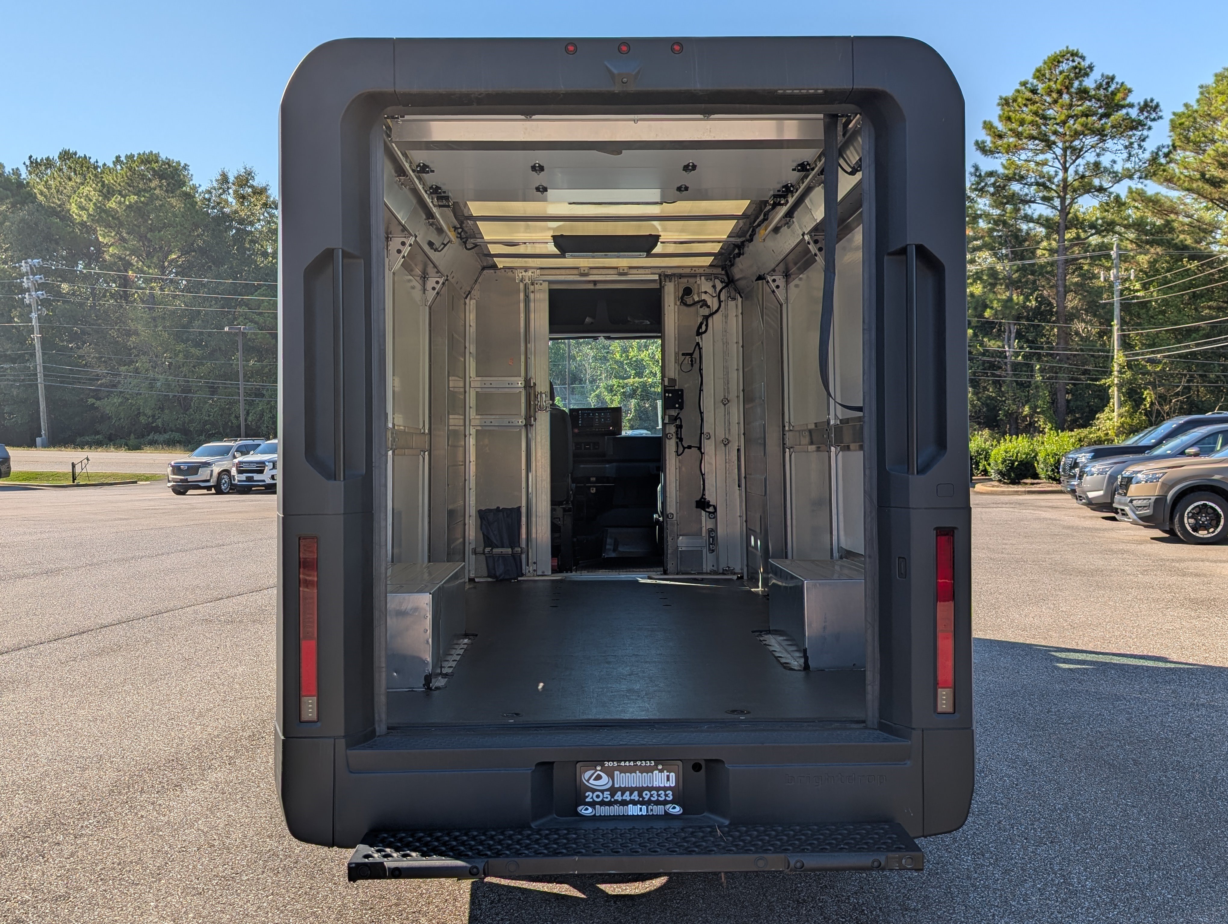 Used 2024 Chevrolet Brightdrop 600 w/ Commercial Equipment Package AWD/4WD image 16
