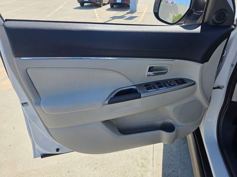 Used 2018 Mitsubishi Outlander Sport ES FWD image 19