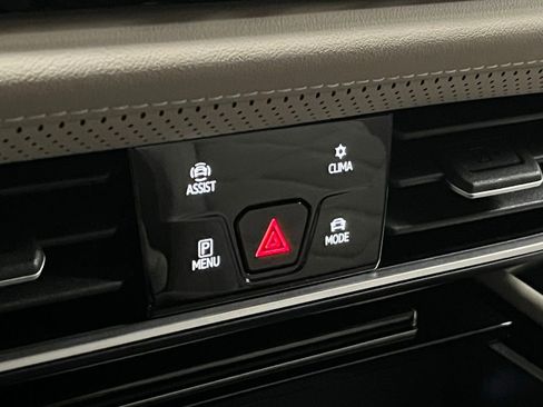 New 2026 Volkswagen Atlas SE image 11