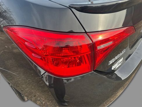 Used 2018 Toyota Corolla SE image 21