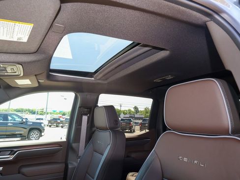New 2026 GMC Sierra 1500 Denali w/ Technology Package AWD/4WD image 9