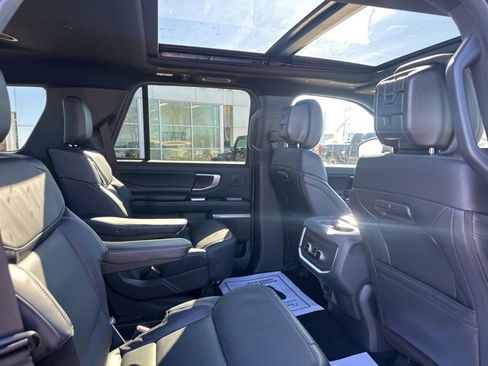 New 2026 Ford Expedition Platinum image 17