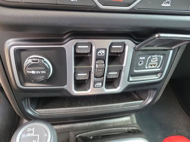 Used 2026 Jeep Wrangler Unlimited Sahara AWD/4WD image 18