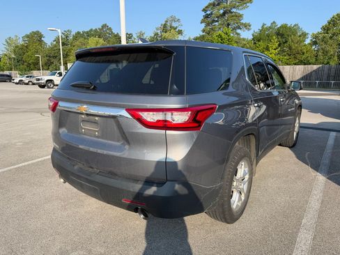Used 2021 Chevrolet Traverse LS FWD image 7
