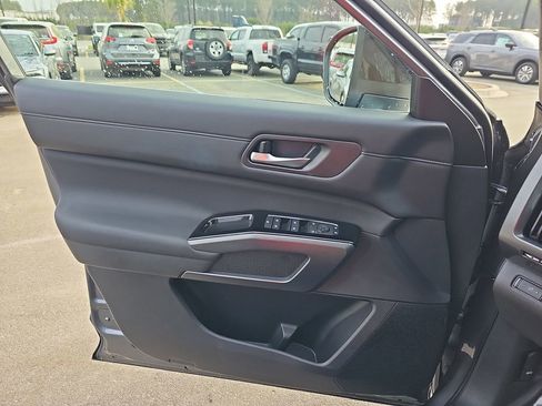 New 2026 Nissan Pathfinder SL w/ SL Premium Package FWD image 30