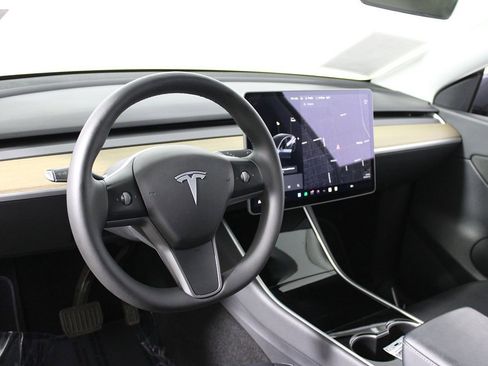 Used 2021 Tesla Model Y Long Range image 7