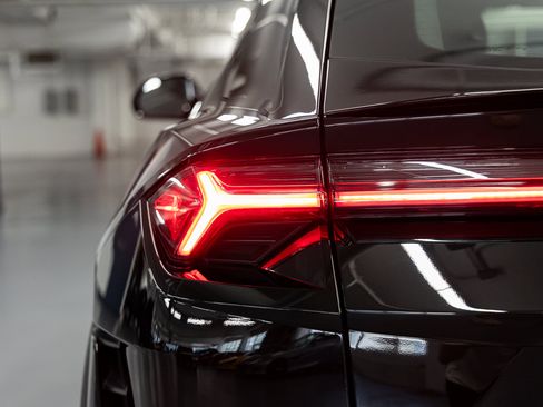 Used 2024 Lamborghini Urus S AWD/4WD image 19