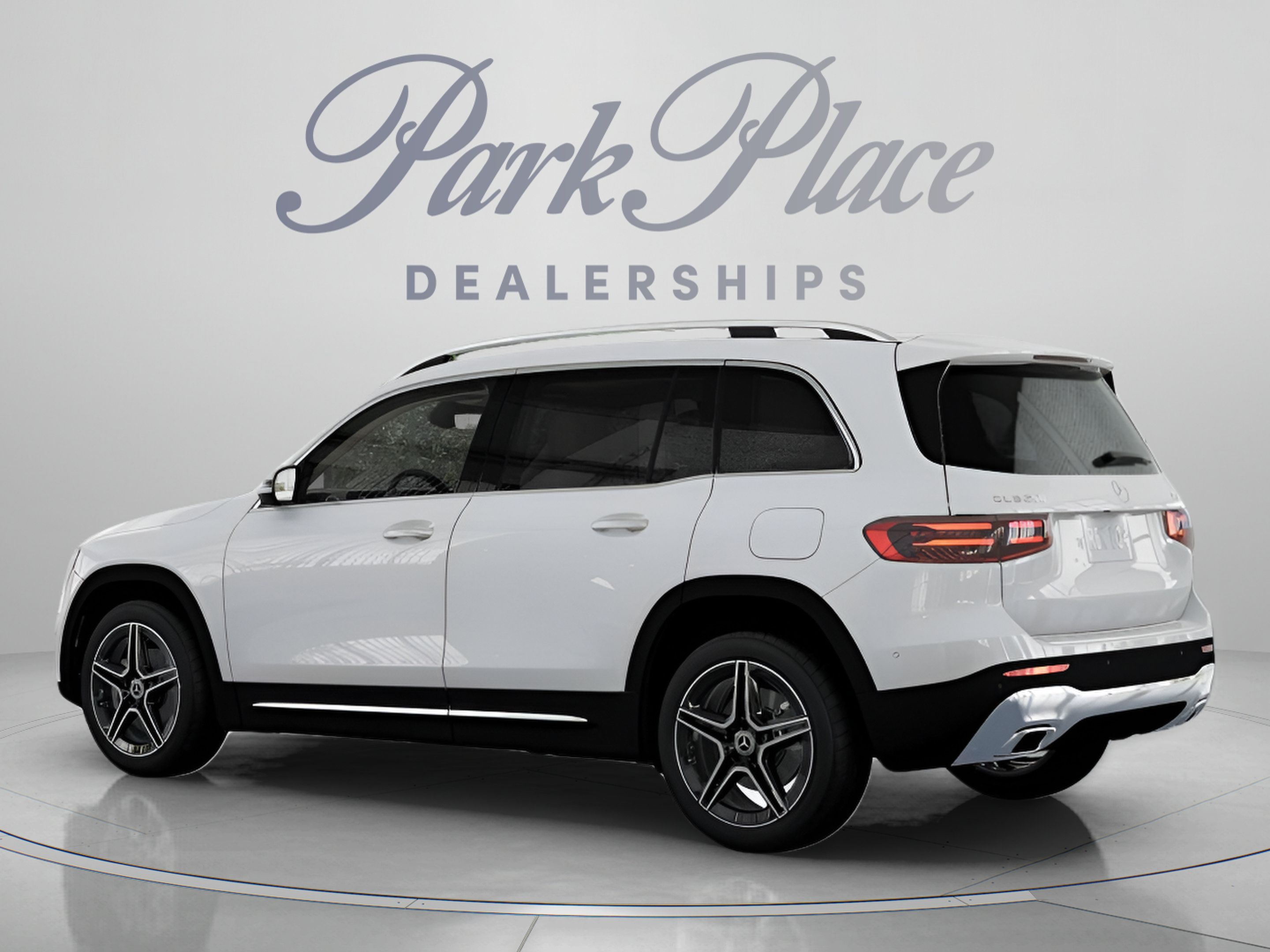 Used 2026 Mercedes-Benz GLB 250 4MATIC image 11