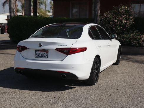 Used 2019 Alfa Romeo Giulia RWD image 9