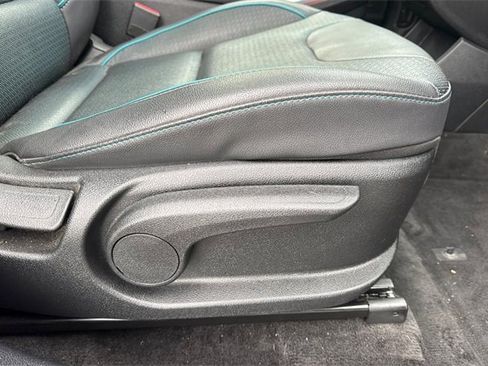 Used 2022 Kia Niro EX Premium image 22