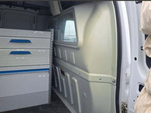 Used 2014 Chevrolet Express 2500 image 4