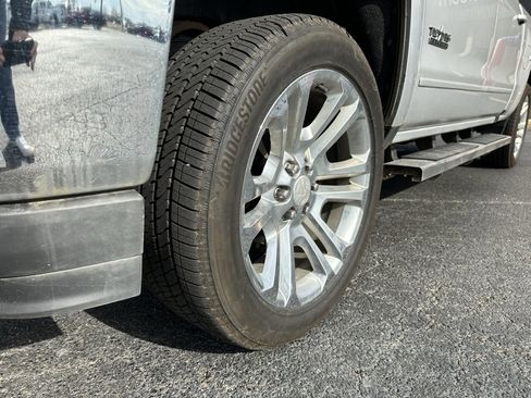 Used 2018 Chevrolet Silverado 1500 LT w/ Texas Edition image 9