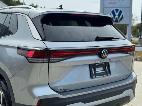 New 2025 Volkswagen Tiguan SE image 13