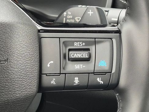 Used 2025 Nissan Rogue SL w/ Tech Package AWD/4WD image 18