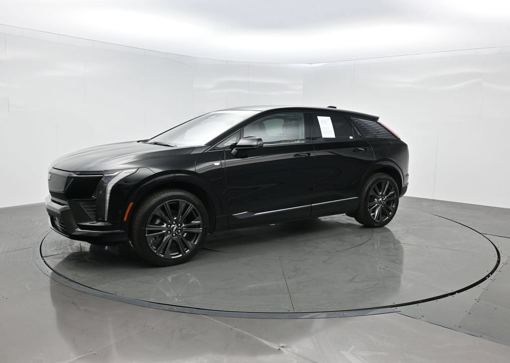 Certified 2025 Cadillac Optiq Sport 2 AWD/4WD image 2