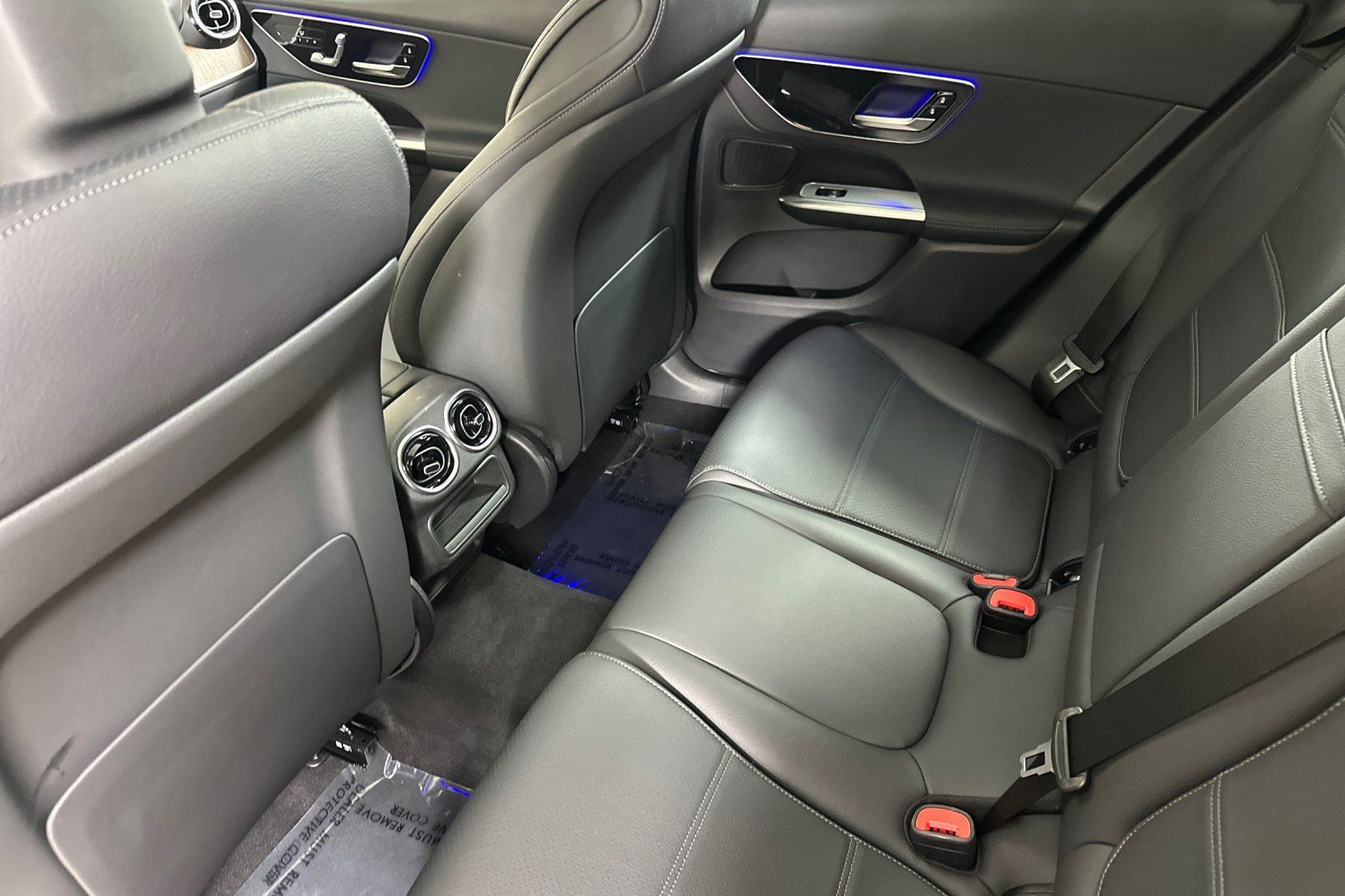 Used 2026 Mercedes-Benz GLC 300 image 11