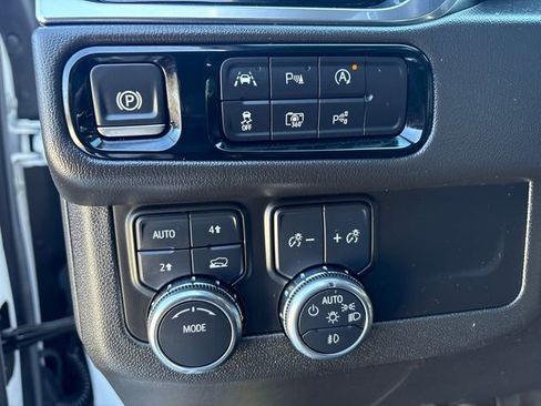 Used 2025 GMC Yukon Denali image 24