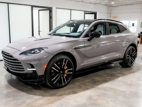 Used 2023 Aston Martin DBX 707 AWD/4WD image 21